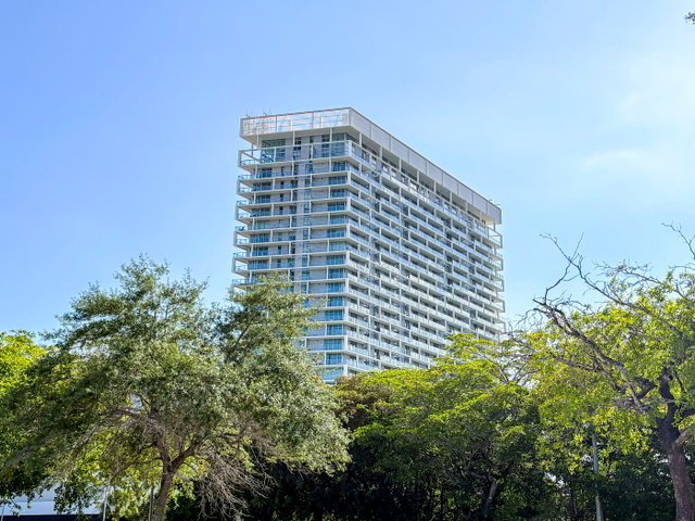 One Metropica  photo 3
